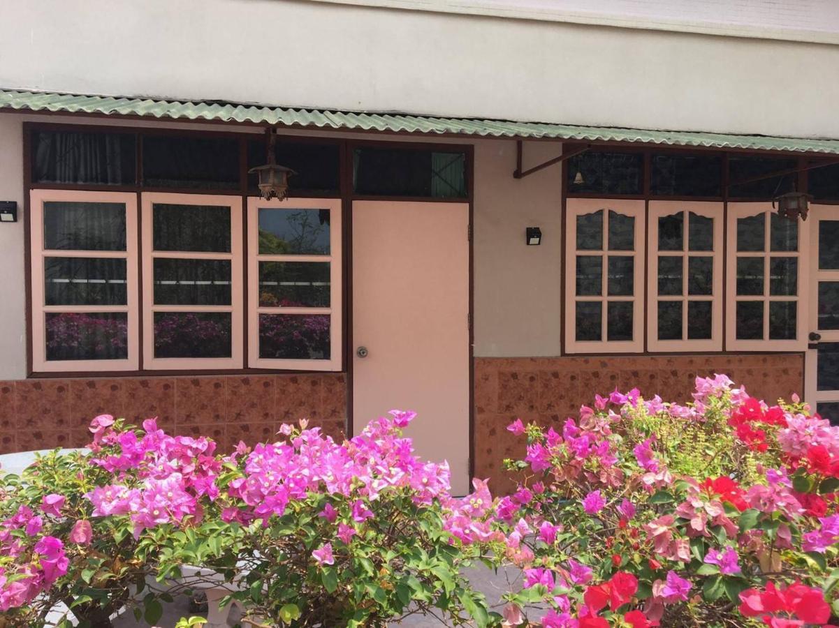 Anchana House Bãi biển Jomtien Ngoại thất bức ảnh