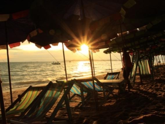 Anchana House Bãi biển Jomtien Ngoại thất bức ảnh